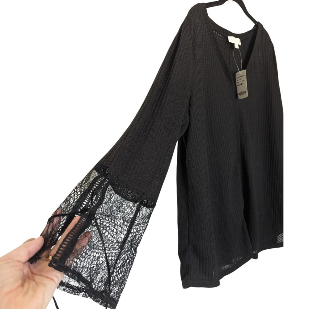 Suzanne Betro Top Women 3X Black Waffle Knit Lace Bell Sleeve V-Neck Casual NWT
